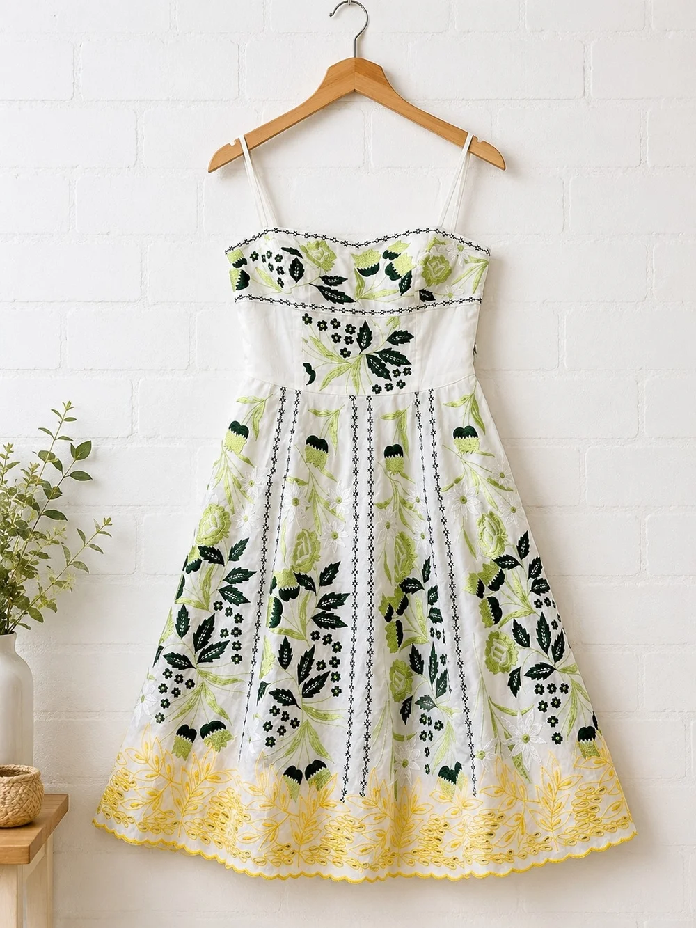 Sue Wong 100% Linen Embroidered Floral Dress Size 8 White Green Yellow